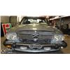 Image 1 : UNRESERVED! 1988 MERCEDES BENZ 560 SL