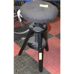 ADJUSTABLE STOOL. FURNITURE