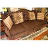 Image 5 : DELUXE TRUMP COMPANY 99" FABRIC SOFA WITH THROW CUSHIONS