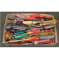 FLAT OF ASSORTED SCREWDRIVERS