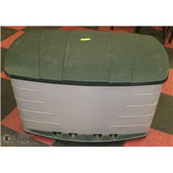 RUBBERMAID STORAGE  PATIO DECKBOX CONTAINER