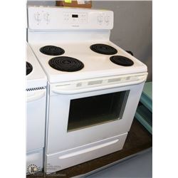 FRIGIDAIRE 30" STOVE WITH DIGITAL DISPLAY.