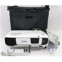 BRAND NEW 0 HOURS ON LAMP EPSON EX5260 PROJECTOR
