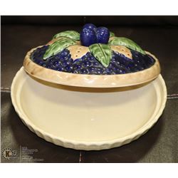VINTAGE CERAMIC PIE WARMER