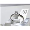 Image 2 : 35) 10KT WHITE GOLD DIAMOND RING SIZE 6