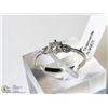 Image 2 : 41) 10KT W.GOLD DIAMOND W/SIDE DIAMOND RING SIZE 8