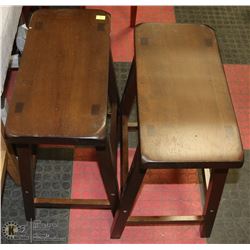 PAIR OF BAR STOOLS ON CHOICE: WOOD