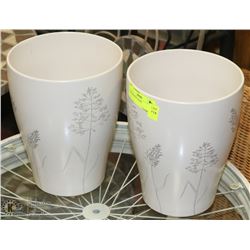 2 DECORATIVE VASES