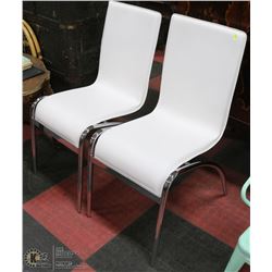 PAIR OF WHITE AND CHROME SIDECHAIRS. FURNITURE