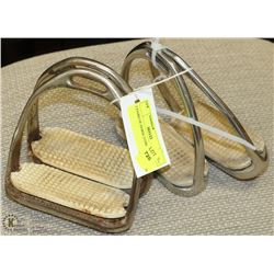 2 PAIRS OF HORSE STIRRUPS