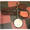 Image 2 : HARMONY 5 STRING BANJO WITH BOOK AND PICK