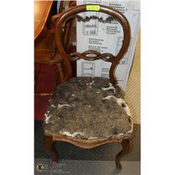 ANTIQUE WOODEN FRAMED CHAIR WITH HORSE HAIR SEAT.