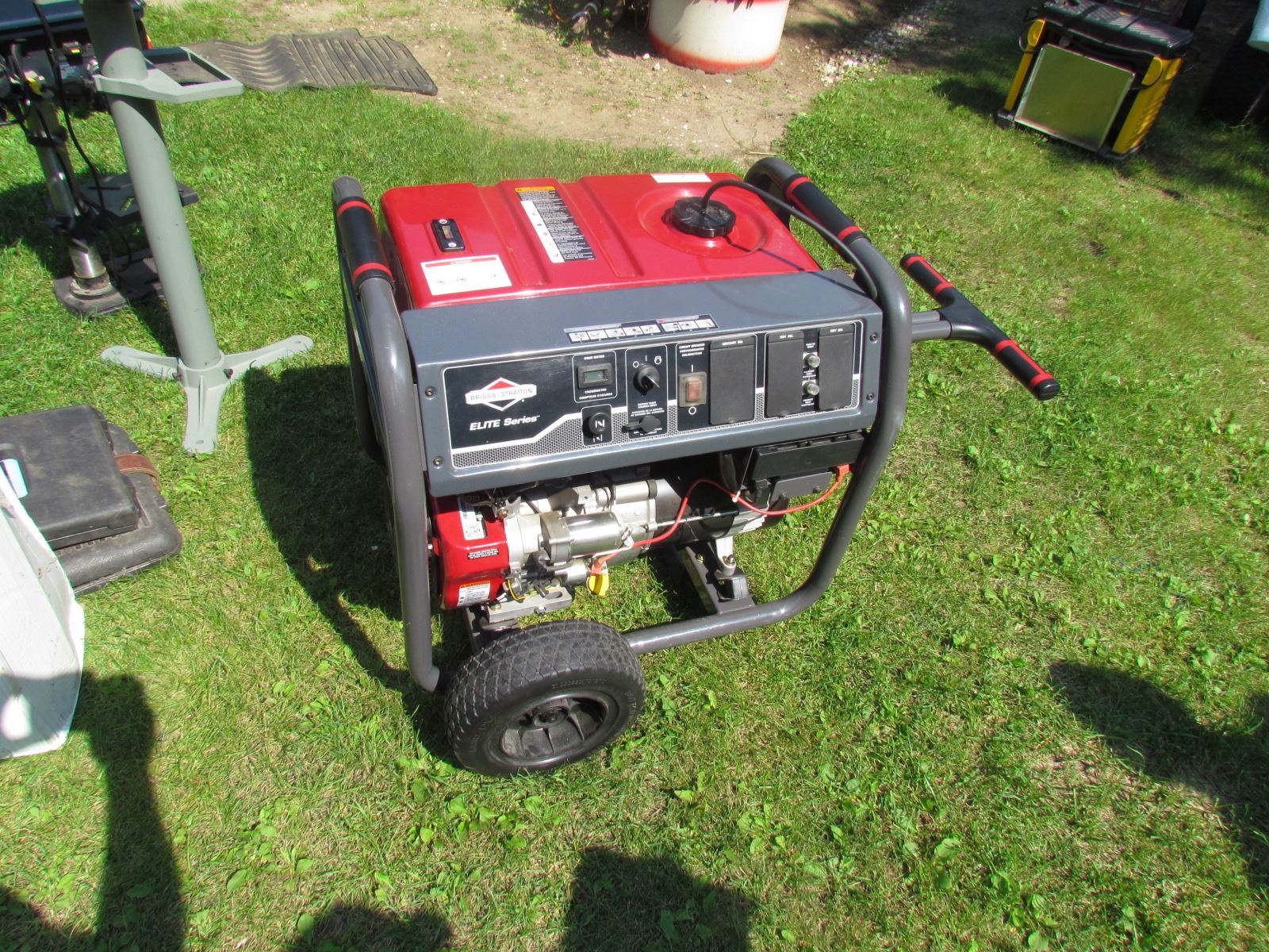 Briggs & Stratton generator, elect. Start 8000 watts Elite