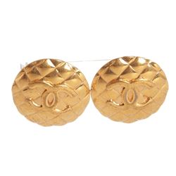 Chanel Gold CC Round Quilted Large Vintage Clip On Earrings 93P