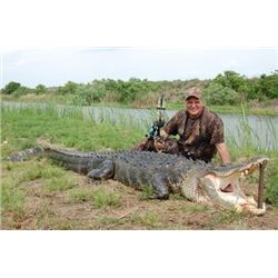 2 or 3 Day Trophy Alligator Hunt for One Hunter and One Non-Hunter