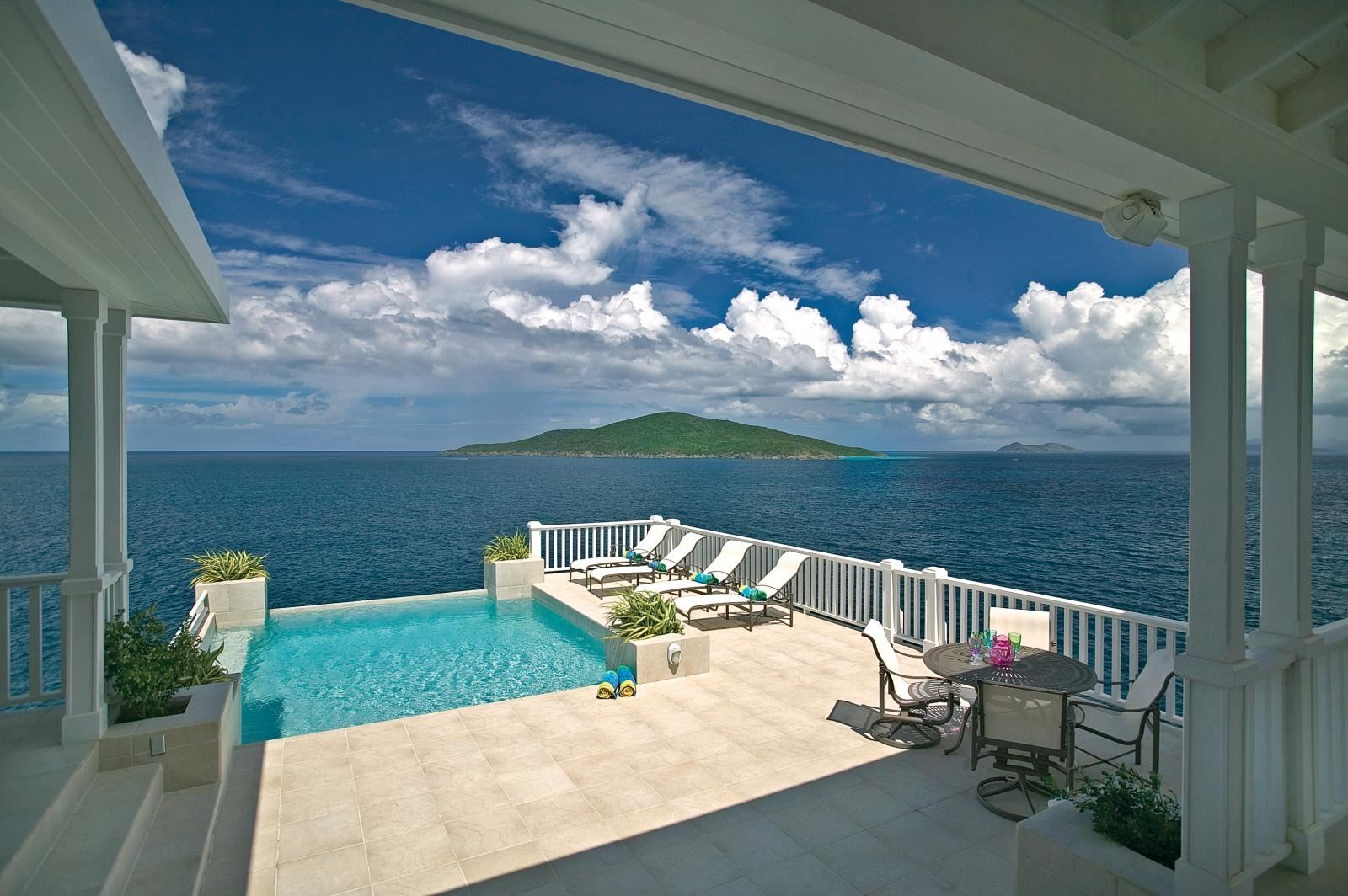 ST. THOMAS VIRGIN ISLAND LUXURY VILLA FOR UP TO 8 PEOPLE