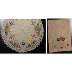 Arts & Crafts table mat embroidered 