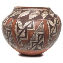 Native American vase, bulbous form 