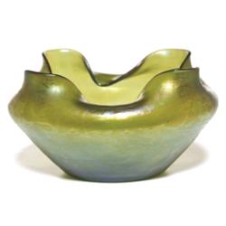 Loetz vase, crimped rim in green glass