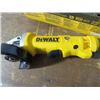 Image 3 : DEWALT 4 1/2" PADDLE SWITCH SMALL ANGLE GRINDER