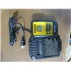 Image 2 : DEWALT 18GA BRAD NAILER INCLUDES BATTERY CHARGER