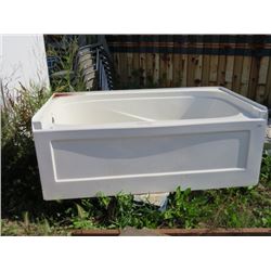 FIBRE GLASS BATH TUB