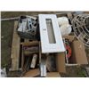 Image 1 : PALLET PANEL BOX, VENTS, SAW BLADES, MISC