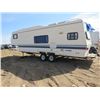Image 3 : HANDYMAN SPECIAL 1992 COBRA 24' 5TH WHEEL, AWNING, DAMAGED AS IS