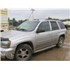 Image 2 : 2007 CHEV TRAILBLAZER, SILVER SALVAGE, KEYS VIN# 1GNDT13S072273442