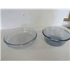 Image 2 : 2 bowls, 1 - Fireking, 8½", 1 Pyrex 7"