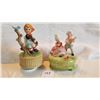 Image 1 : 2 MUSICAL FIGURINES