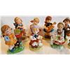 Image 2 : 8 FIGURINES