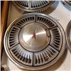 Image 2 : PONTIAC HUBCAPS SET OF 4