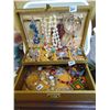 Image 4 : COSTUME JEWELRY BOX 11 BY 8 BY 3¾" WITH JEWELRY
