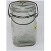 Image 1 : SQUARE PERFECT SEAL PINT JAR, GREY TINT MADE IN CANADA