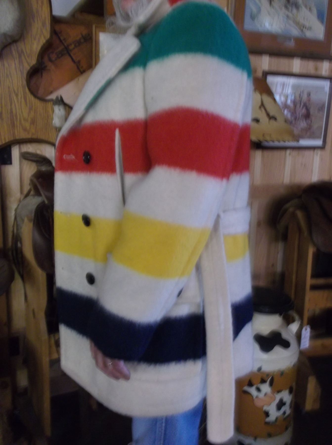 Hudson Bay Point Blanket Coat 100 Wool Made In Canada 40L Hudson Bay Point Blanket Coat 100 Wool Made In Canada 40L