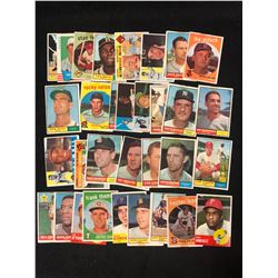VINTAGE BASEBALL TRADING CARDS LOT