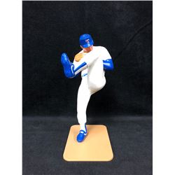 VINTAGE NOLAN RYAN BASEBALL PITCHER STATUE (6 )