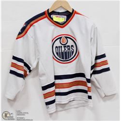 YOUTH OILERS JERSEY SIZE LARGE /XL