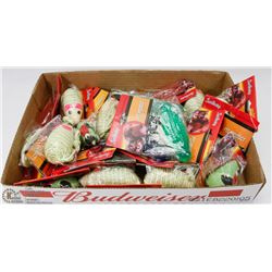 FLAT OF PET TOYS