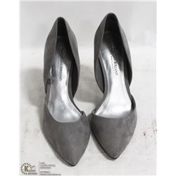 LADIES HIGH HEEL SHOES SIZE: 9