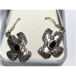 SILVER ONYX EARRINGS (APP 3G)