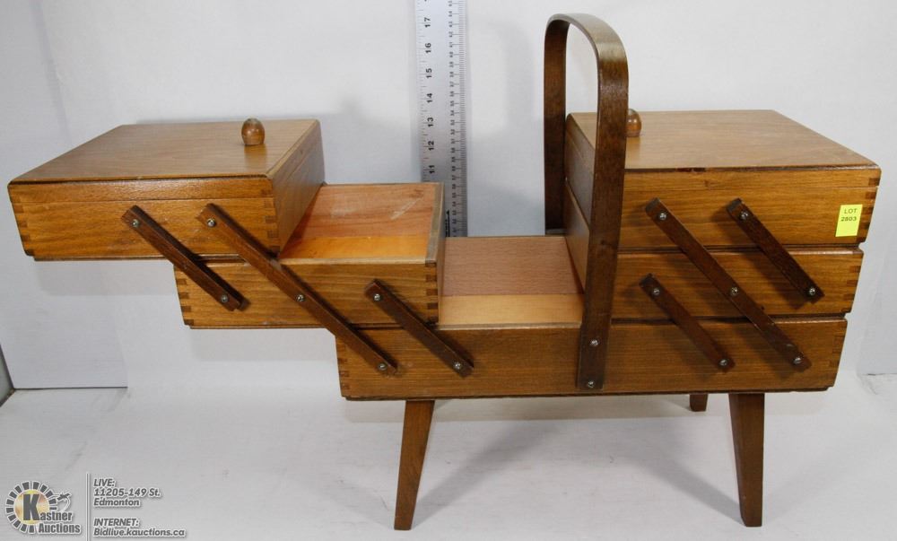 VINTAGE ACCORDION STYLE SEWING BOX. Kastner Auctions