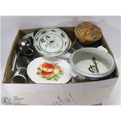 ESTATE BOX OF COLLECTIBLES AND GLASSWARE