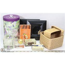 FLAT OF BATHROOM ACCESSORIES INCL. SOAPS, BATH