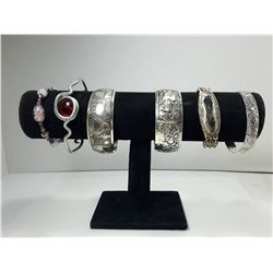 16)  LOT OF 6 BRACELETS