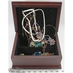 JEWELLERY BOX WITH CONTENTS