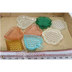 FLAT OF ASSORTED DECORATIVE MINI TRAYS.