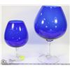 Image 1 : 2 BLUE ART GLASS VASES /WINE GOBLETS