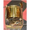 Image 1 : BOX OF ASSORTED BRASS ITEMS